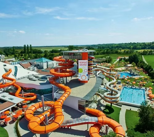 Lutzmannsburgi Sonnentherme - Az osztrák határ melletti baba-és gyermekbarát élményfürdő különféle medencékkel és csúszdákkal várj...
